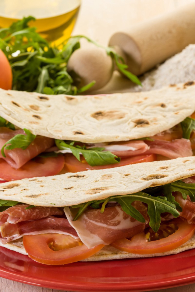 Тортильи с беконом