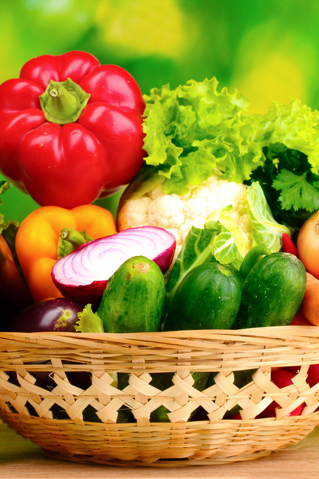 Овощи в корзинке