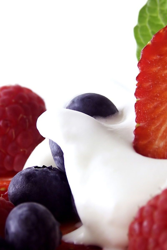 Ягоды со сливками