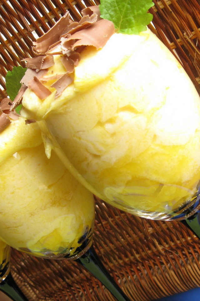 Мороженое с шоколадом