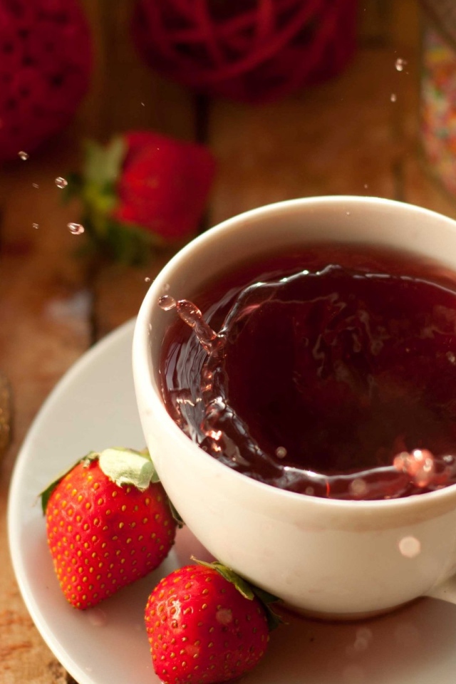 Чай с клубникой