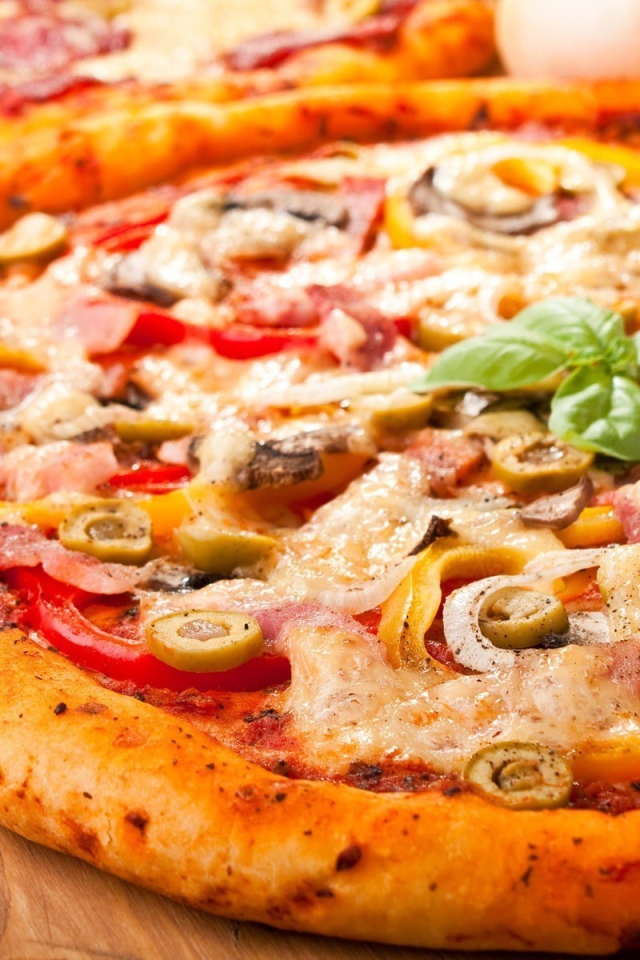 Пицца с оливками