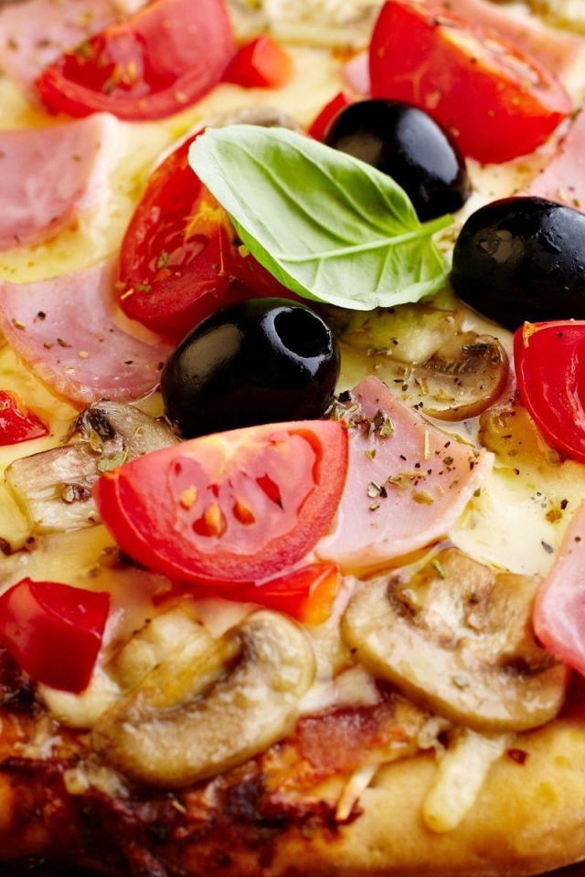 Пицца с помидоркой