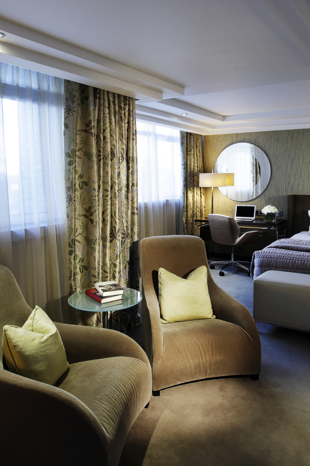 Бежевый интерьер спальни