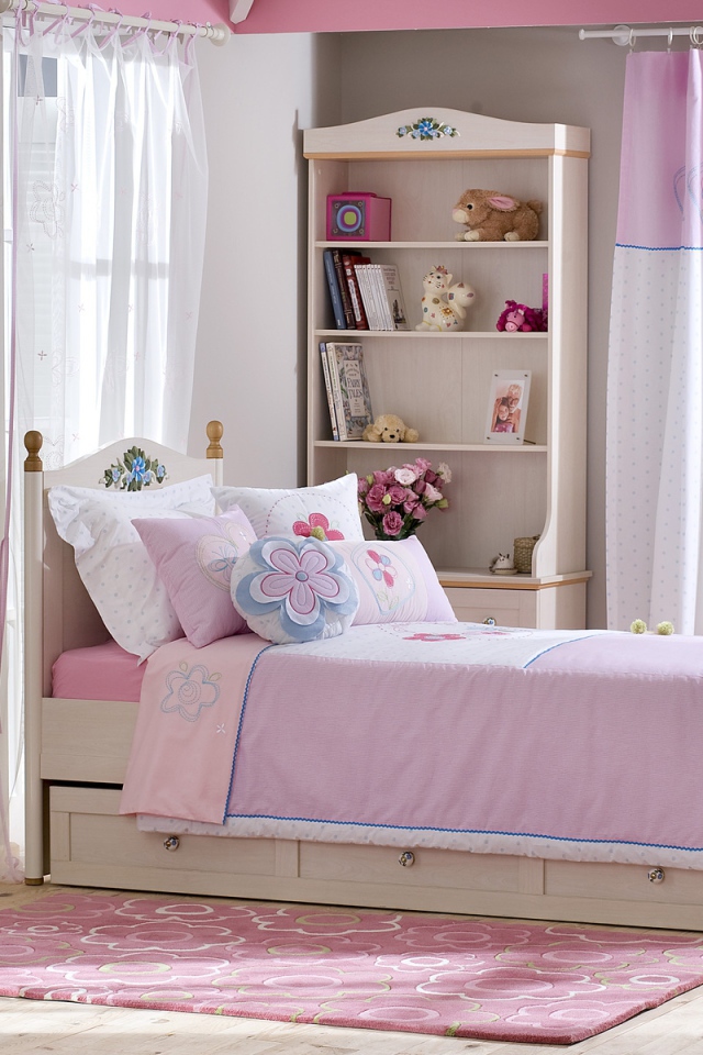 Розовая спальня