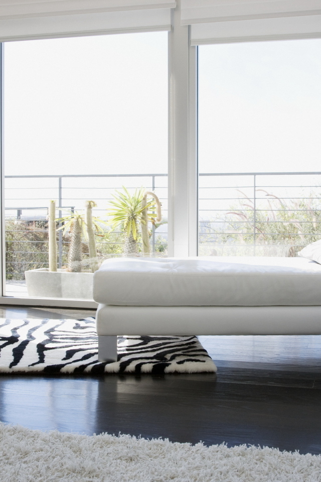 Белая спальная комната