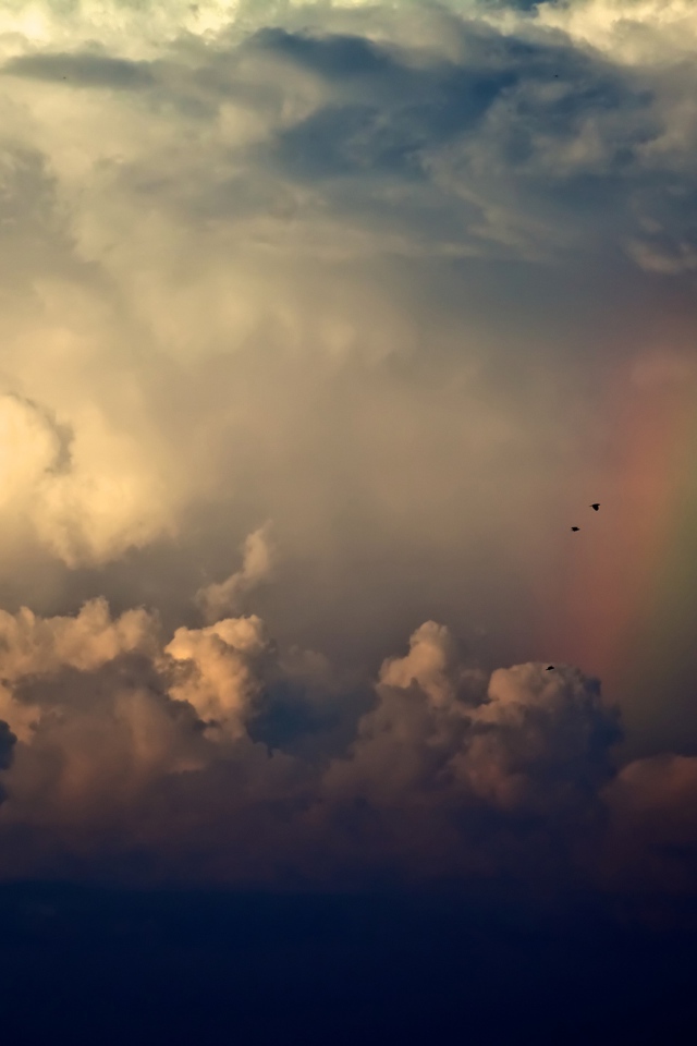 Облака и радуга