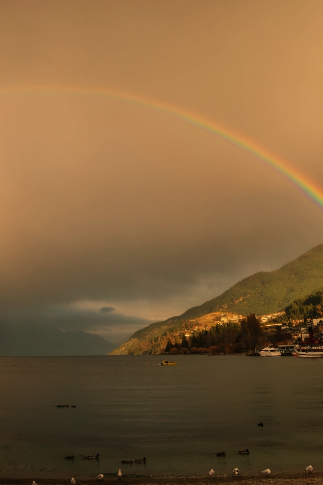 Радуга над озером