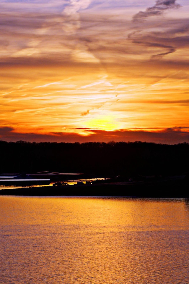 Озеро и закат