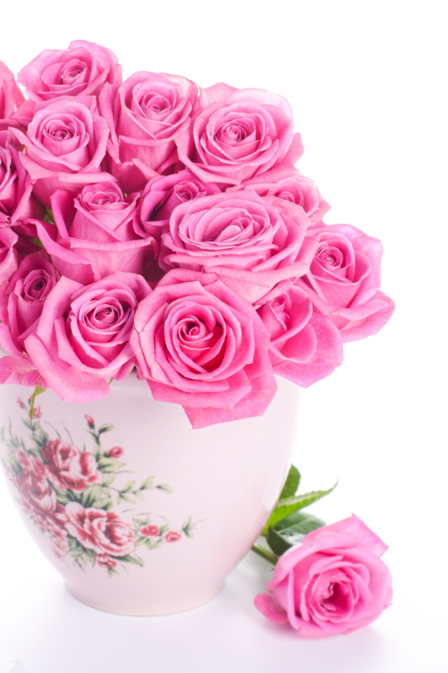 Розовые розы