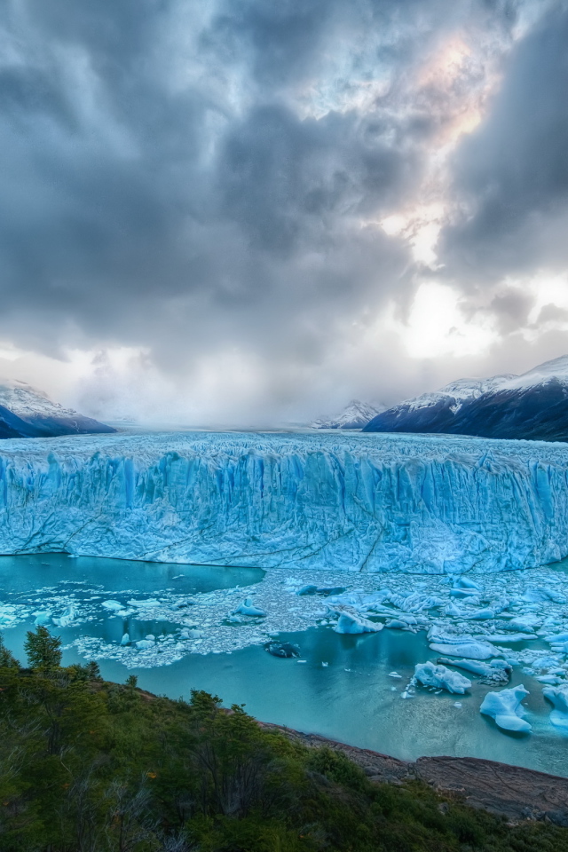 Ледник в горах