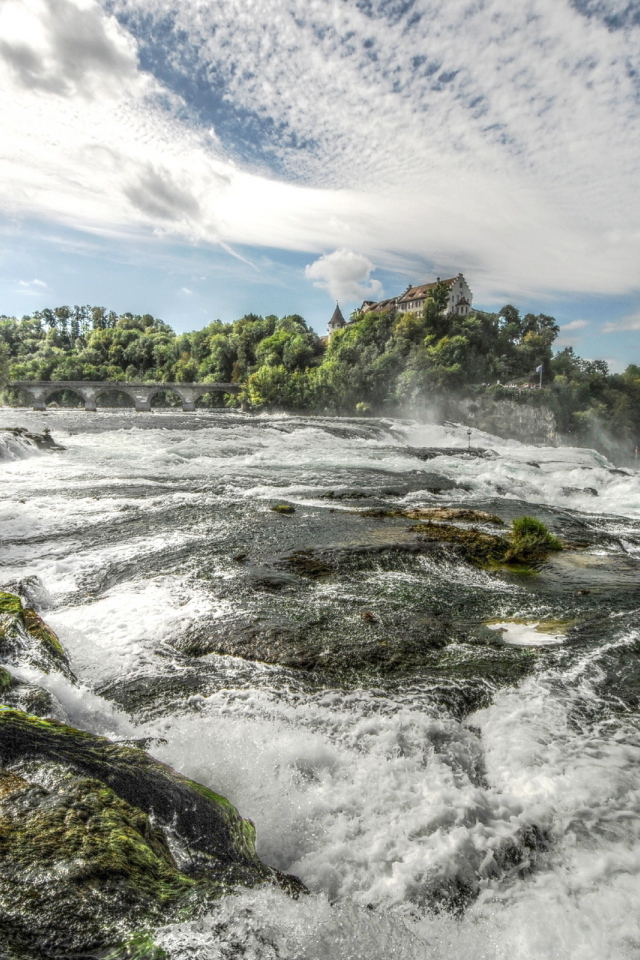 Бурная река