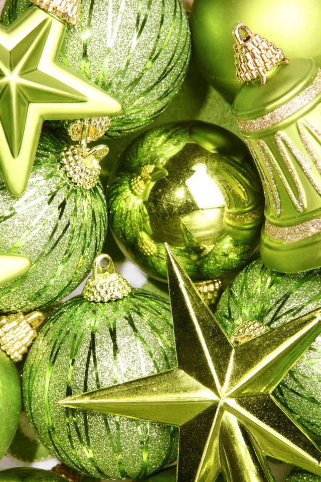 Зеленые шары и звезды