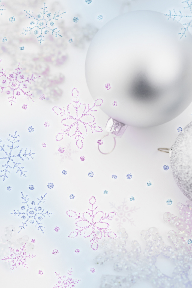 Серебряные шары