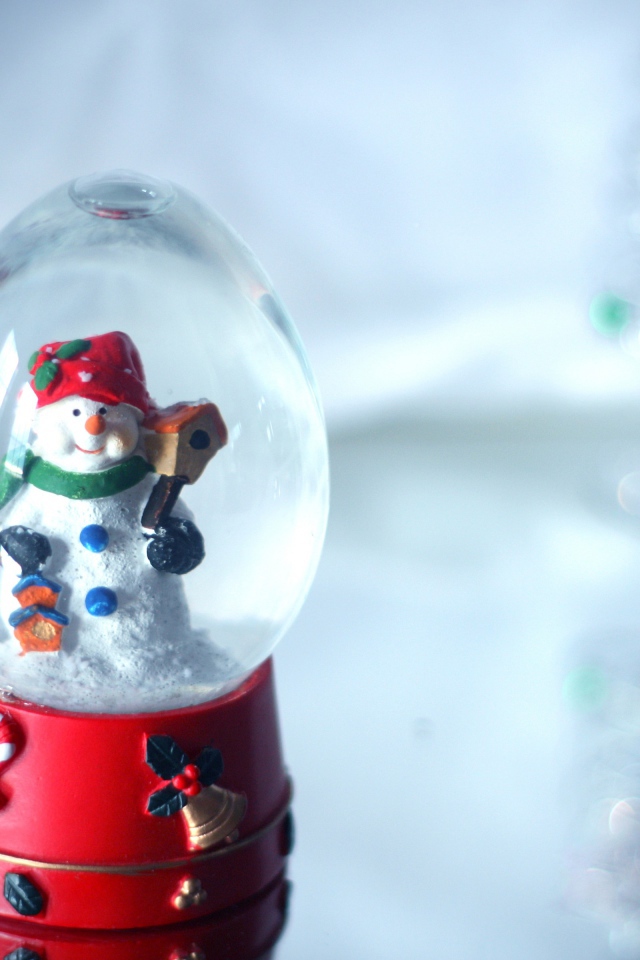 Снеговик в стеклянном шаре