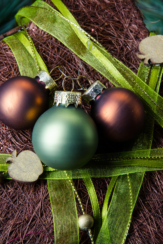 Звезда и шары для елки