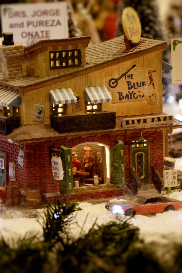 Игрушечный город зимой