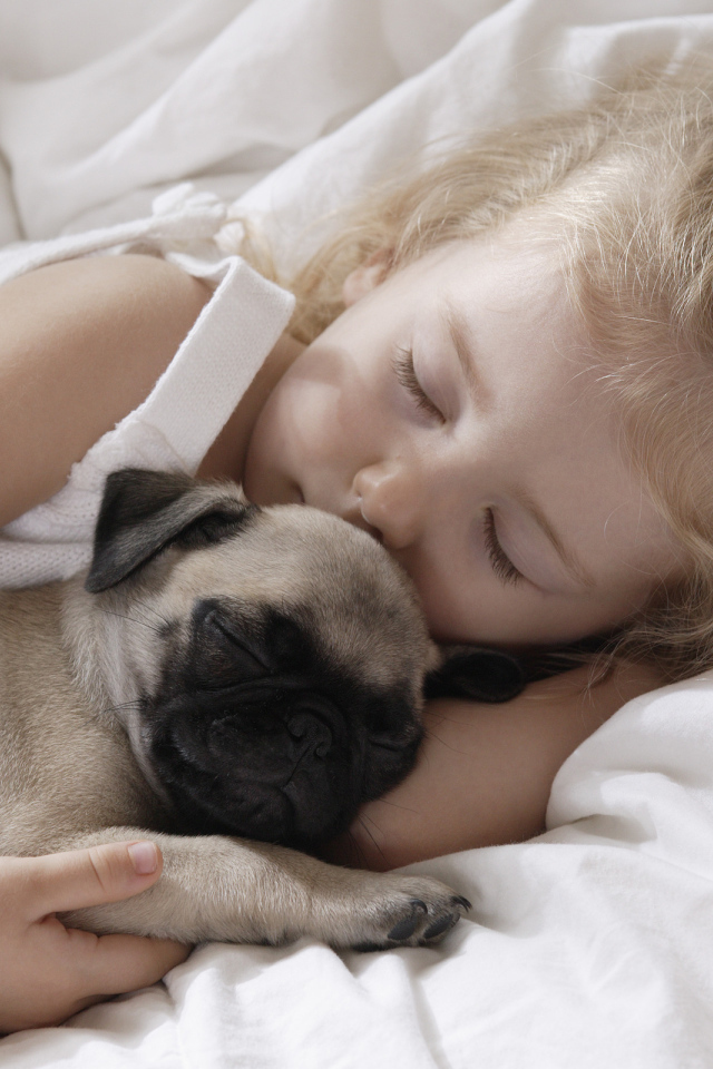 Девочка и собачка