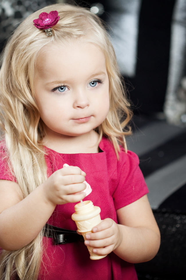 Милая девочка