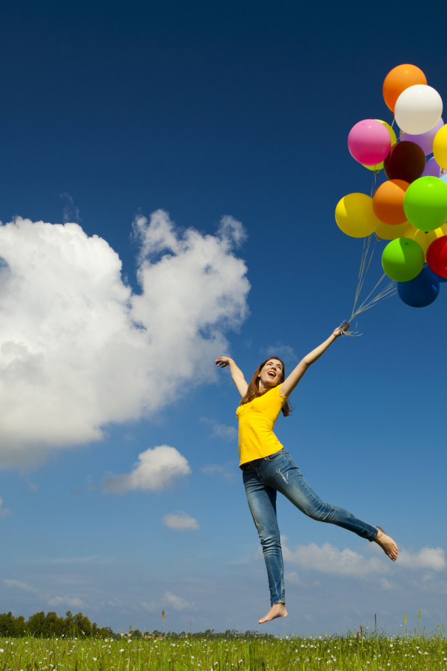 Девушка с шариками