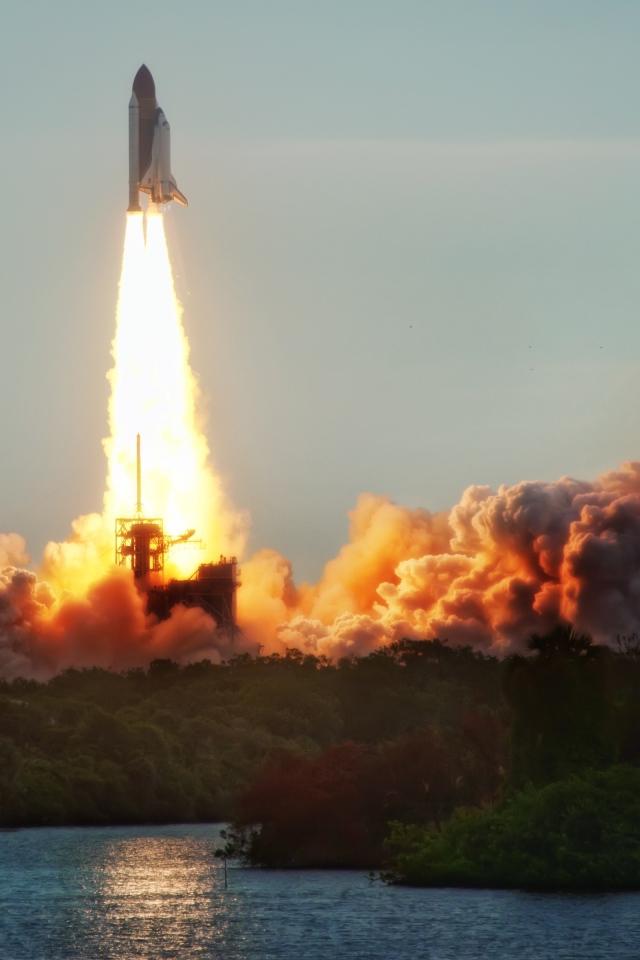 Взлет космического корабля