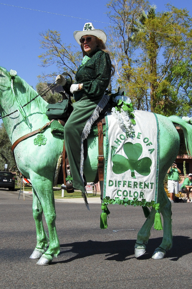 Зеленая лошадь