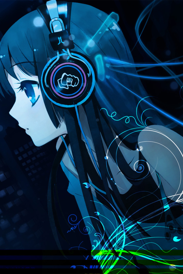 Акияма слушает музыку