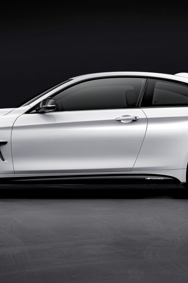 Удивительная BMW M4 со стороны