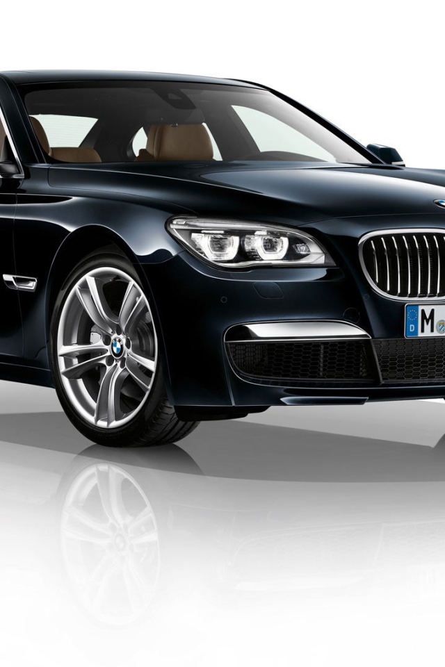 Черный BMW бизнес класса