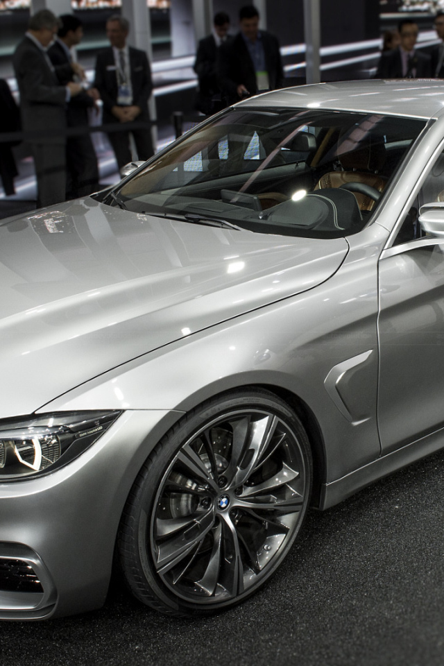 Серебряная BMW M4