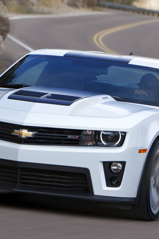 Шевроле камаро ZL1 белый