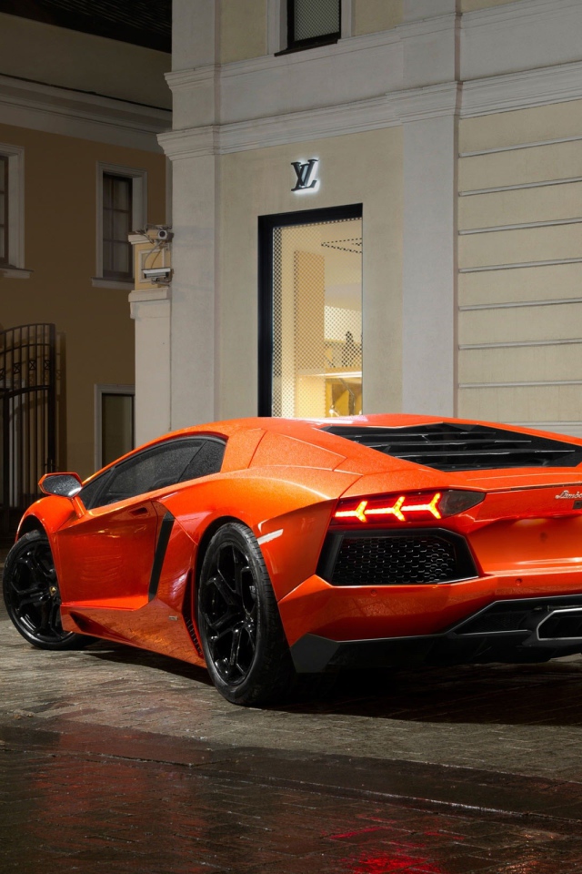 Lamborghini Aventador у бутика
