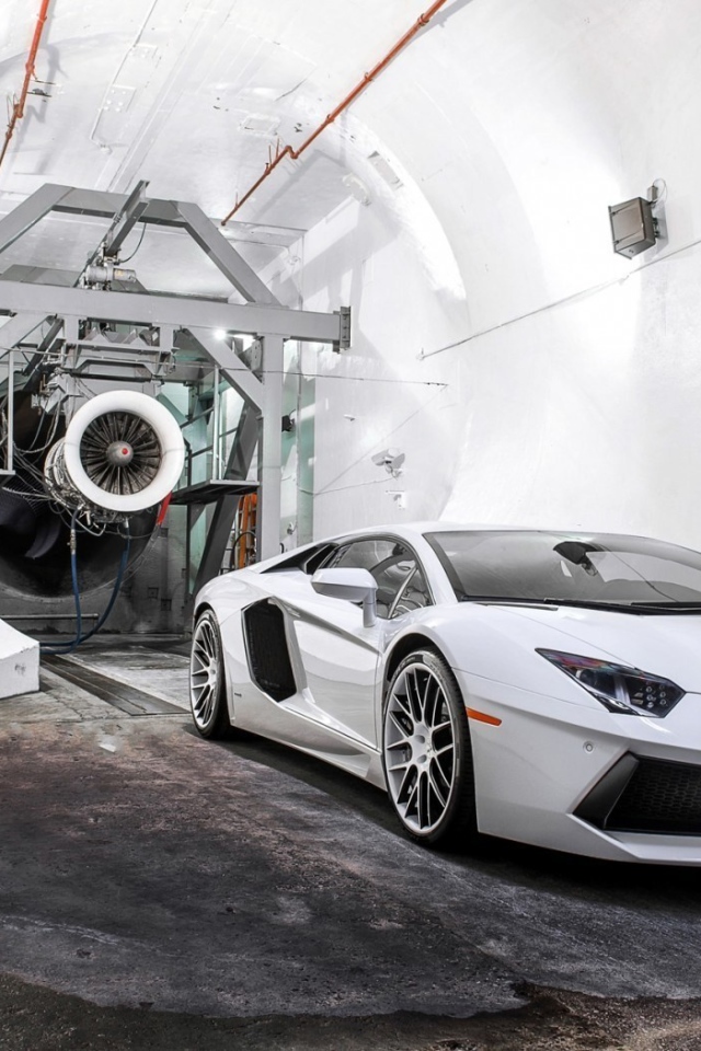 Lamborghini Aventador спортивный автомобиль