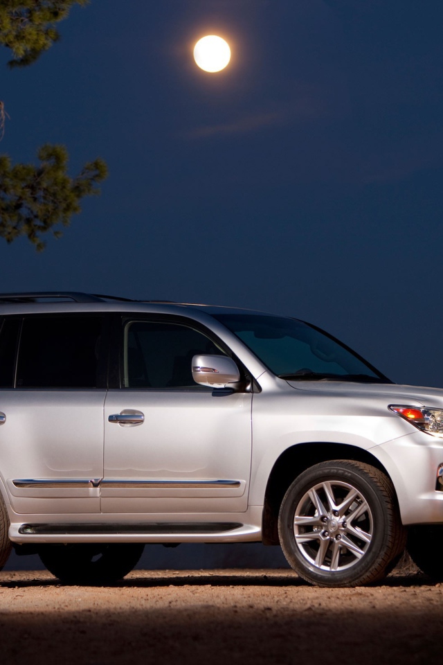 Лексус под луной