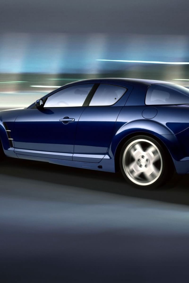 Синяя Мазда на скорости