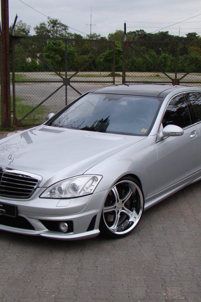 Серый Mercedes-Benz S65 AMG