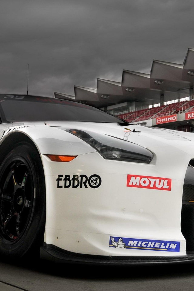 Автомобиль Нисан GTR