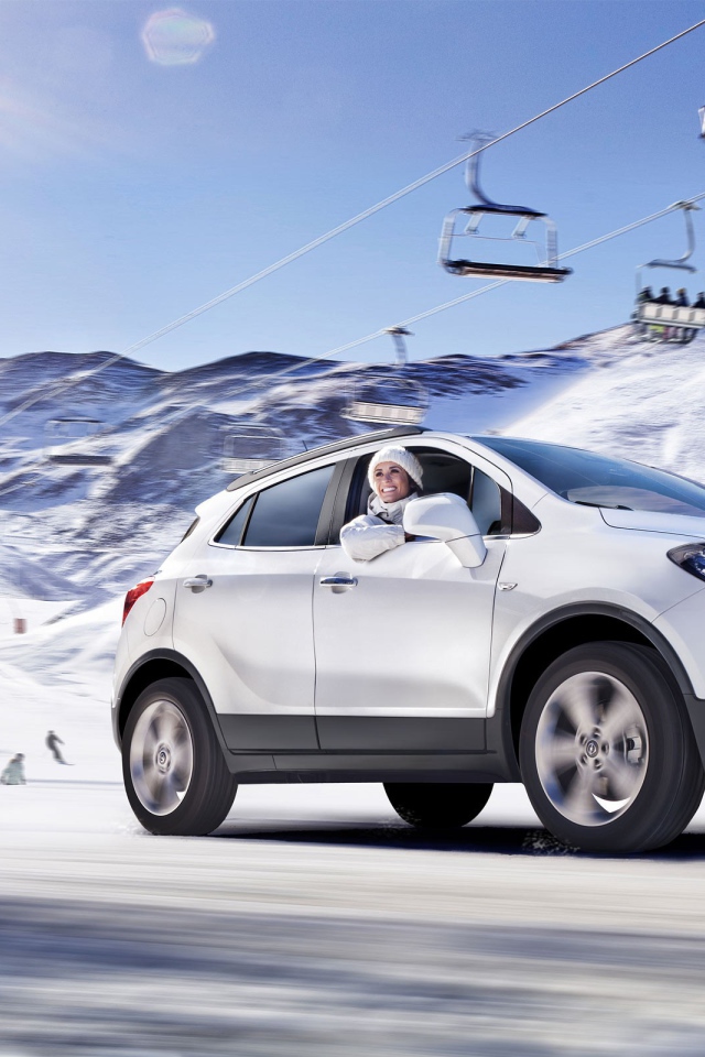 Девушка на белом Опеле