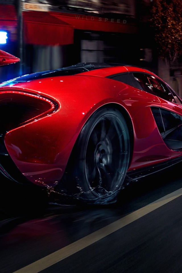 Макларен P1 на улице