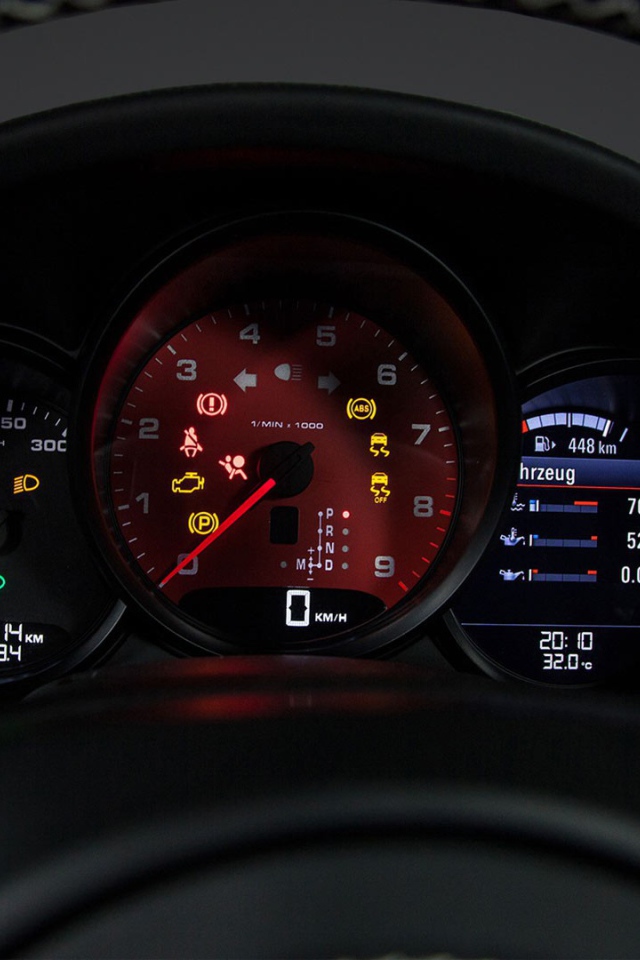 Приборная панель Порше