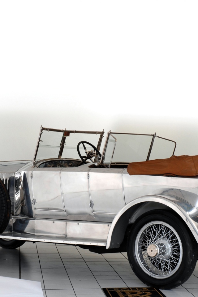 Автомобиль Ролс ройс