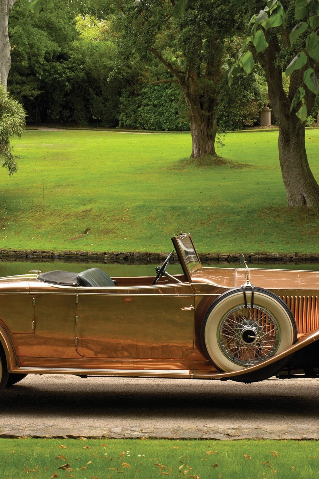 Золотистый Роллс Ройс