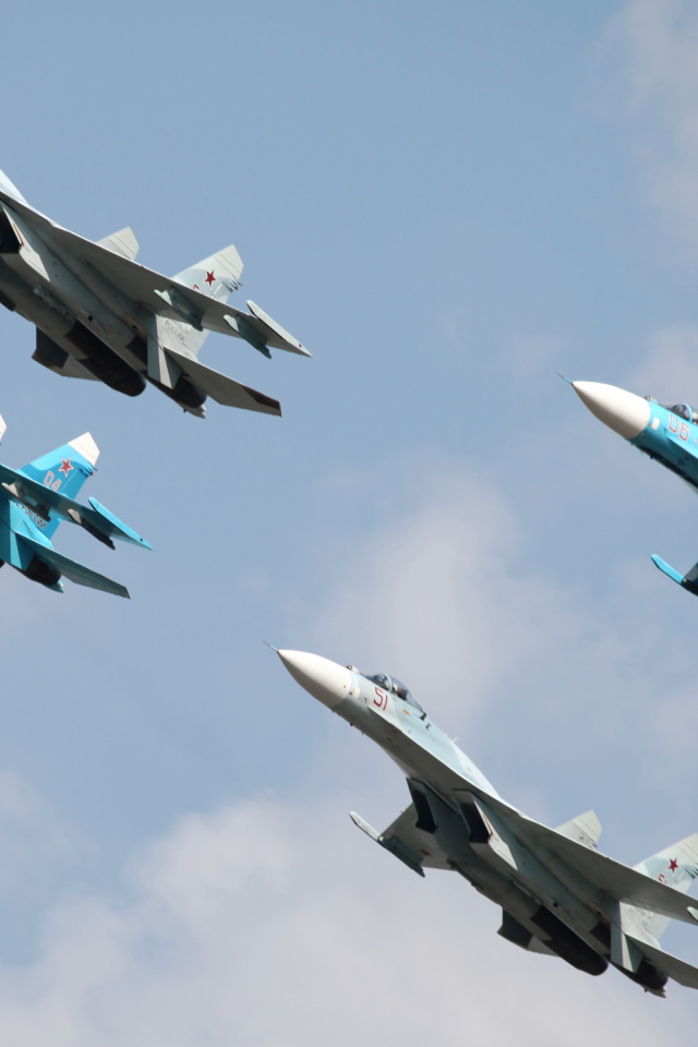 Четверка СУ-27 в небе