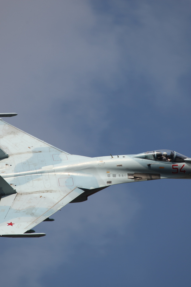 Военный самолет России СУ-27