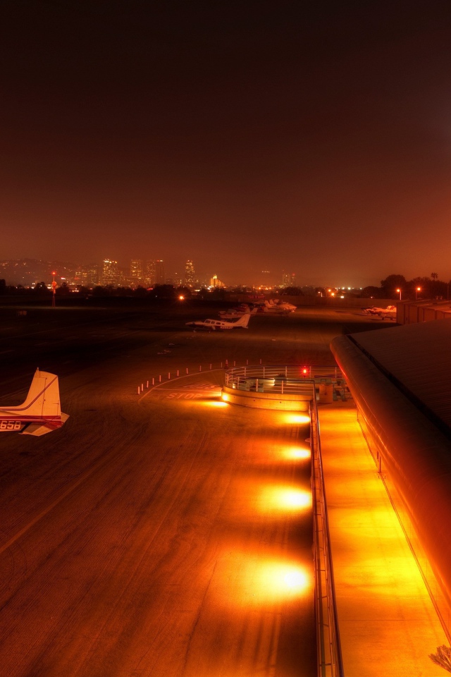 Ночной аэропорт