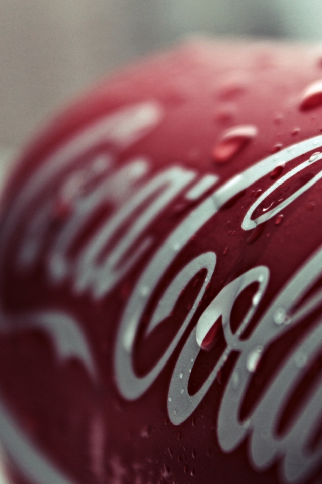 Холодная бутылка Coca Cola