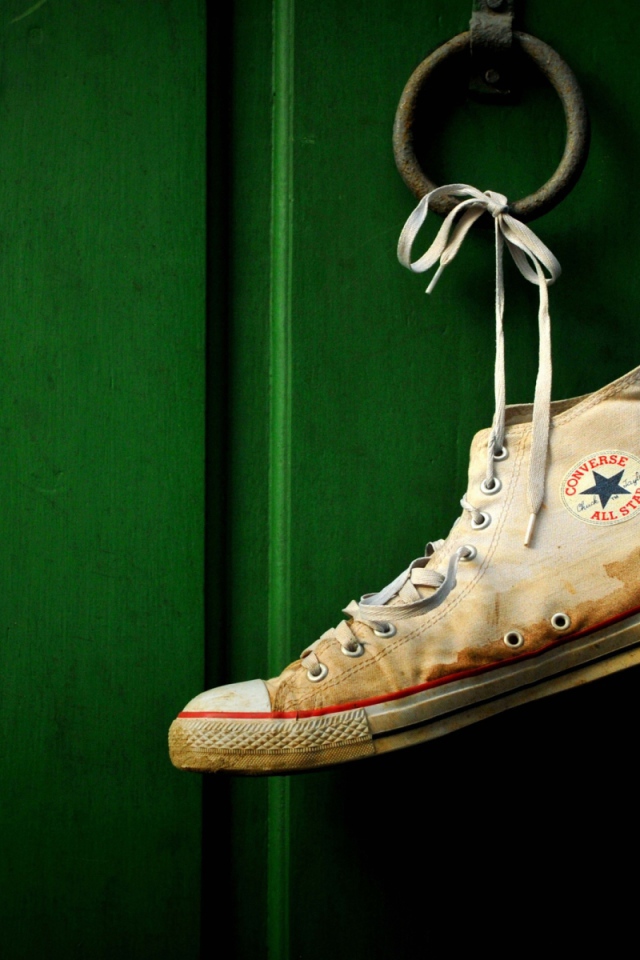 Converse обувь на двери