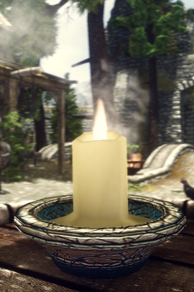 Горящая свеча на бочке