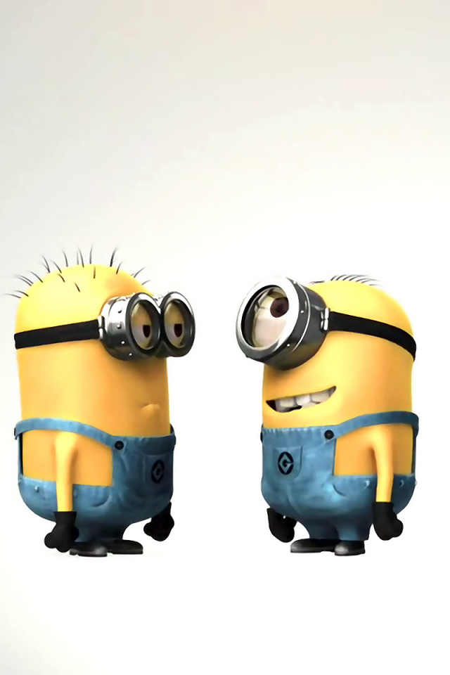 Миньоны смотрят друг на друга