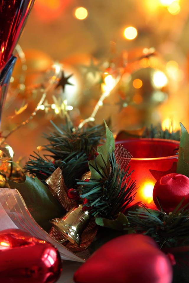 Рождественские украшения на столе